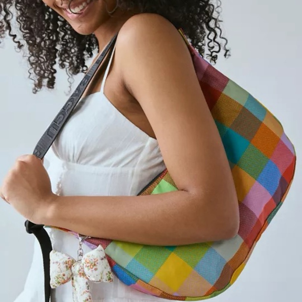 BAGGU x UO - MADRAS Medium Nylon Crescent Bag